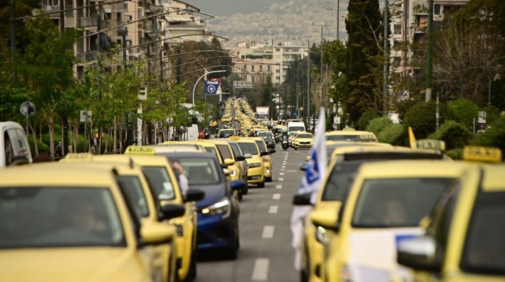 Ταξί: Στάση εργασίας την Τρίτη, τι ζητούν